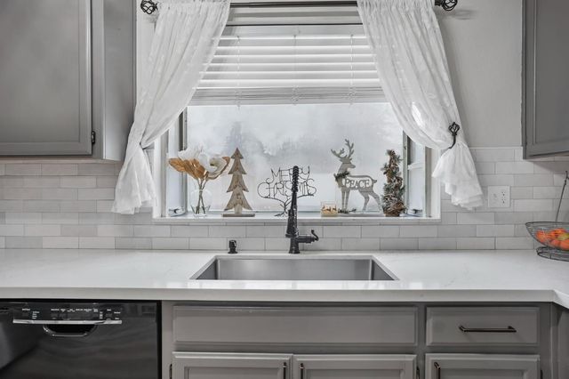 6130 Mcdevitt Dr, Riverbank, CA 95367