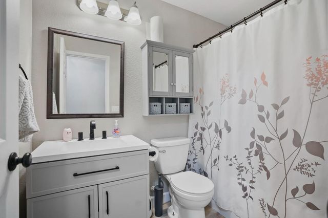 6130 Mcdevitt Dr, Riverbank, CA 95367