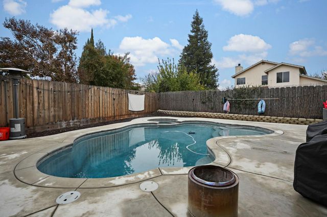 6130 Mcdevitt Dr, Riverbank, CA 95367