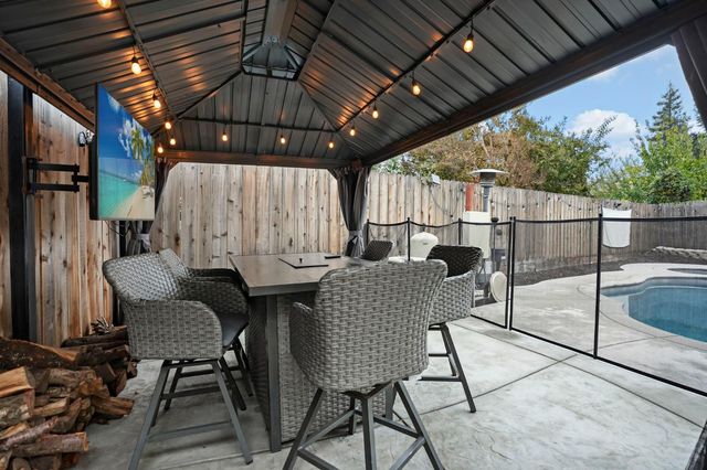 6130 Mcdevitt Dr, Riverbank, CA 95367