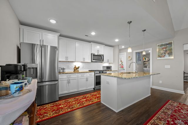 98 Pinnacle Point Ln, Tullahoma, TN 37388