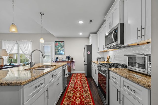 98 Pinnacle Point Ln, Tullahoma, TN 37388