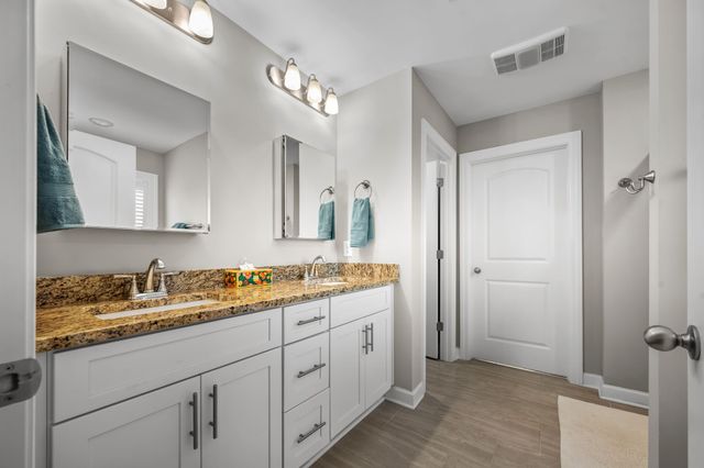 98 Pinnacle Point Ln, Tullahoma, TN 37388