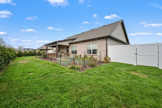 98 Pinnacle Point Ln, Tullahoma, TN 37388