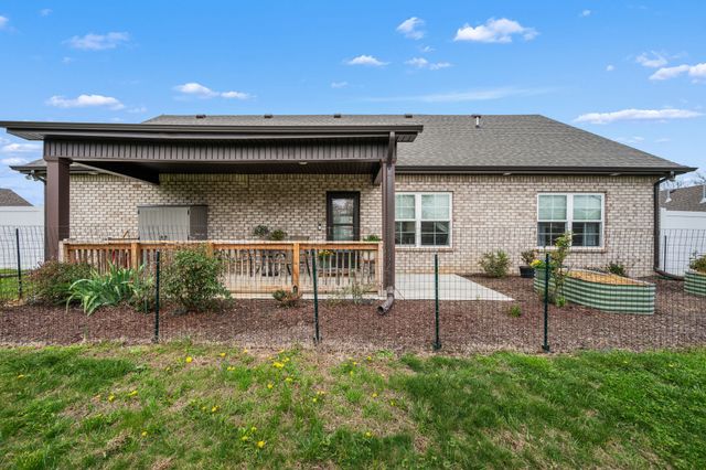 98 Pinnacle Point Ln, Tullahoma, TN 37388