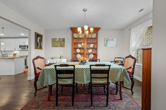 98 Pinnacle Point Ln, Tullahoma, TN 37388