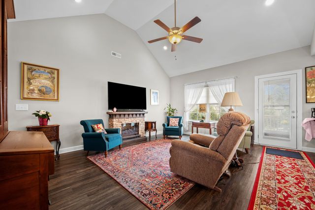 98 Pinnacle Point Ln, Tullahoma, TN 37388