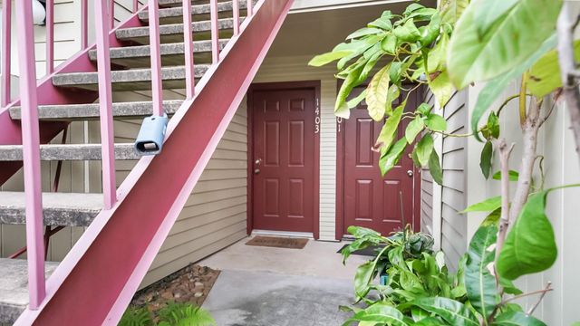 2120 El Paseo Street 1403, Houston, TX 77054