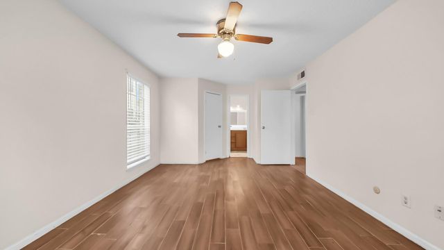 2120 El Paseo Street 1403, Houston, TX 77054