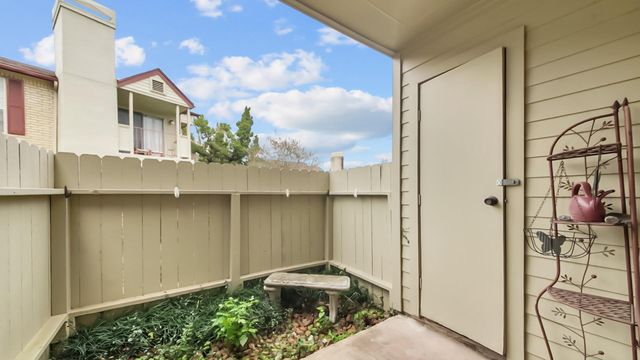 2120 El Paseo Street 1403, Houston, TX 77054