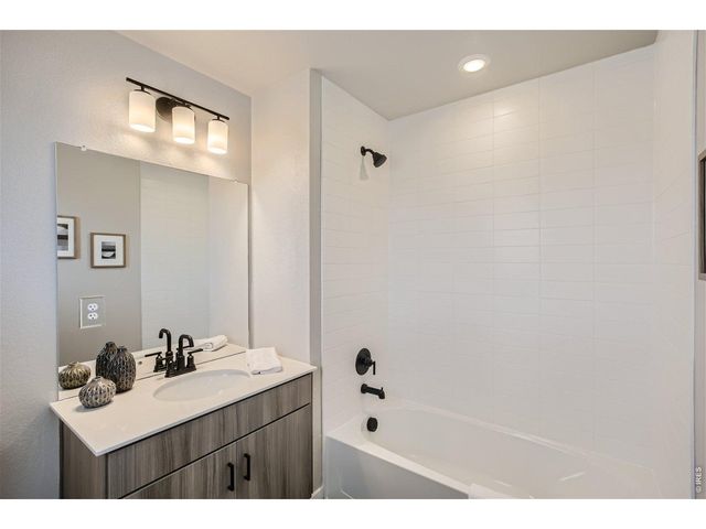746 Pokeweed Ln, Fort Collins, CO 80524