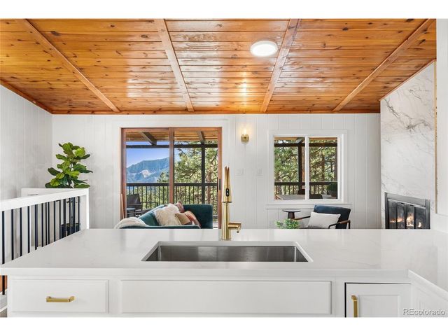 7105 Flagstaff Rd, Boulder, CO 80302