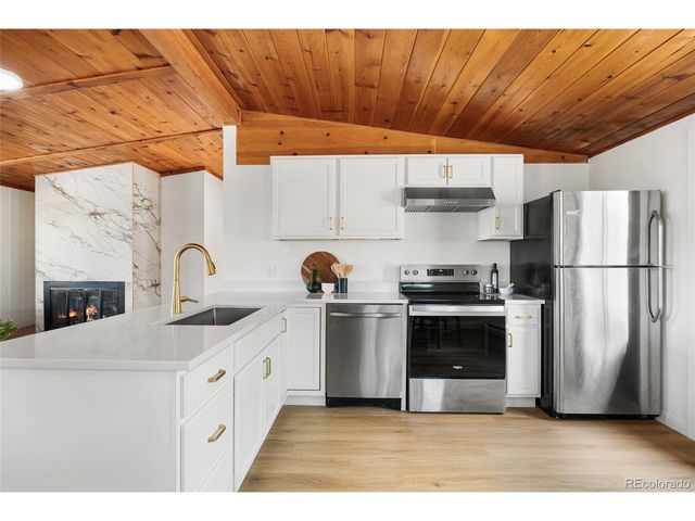 7105 Flagstaff Rd, Boulder, CO 80302