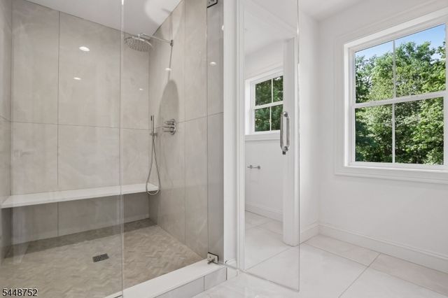14 Maplewood Dr, Livingston Twp., NJ 07039