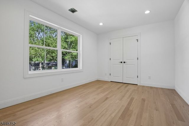14 Maplewood Dr, Livingston Twp., NJ 07039