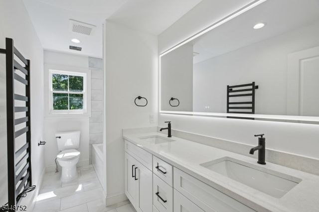 14 Maplewood Dr, Livingston Twp., NJ 07039