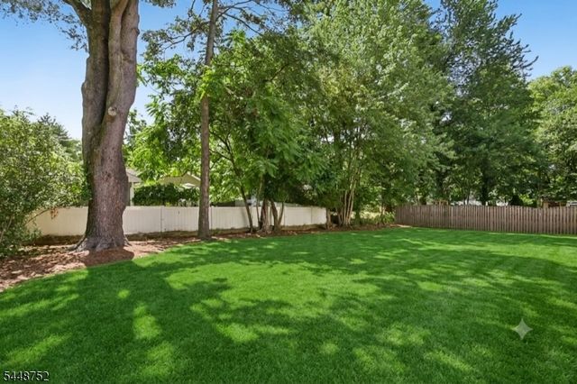 14 Maplewood Dr, Livingston Twp., NJ 07039