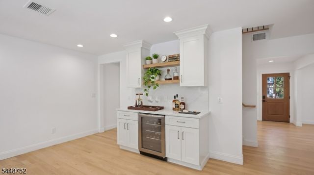 14 Maplewood Dr, Livingston Twp., NJ 07039