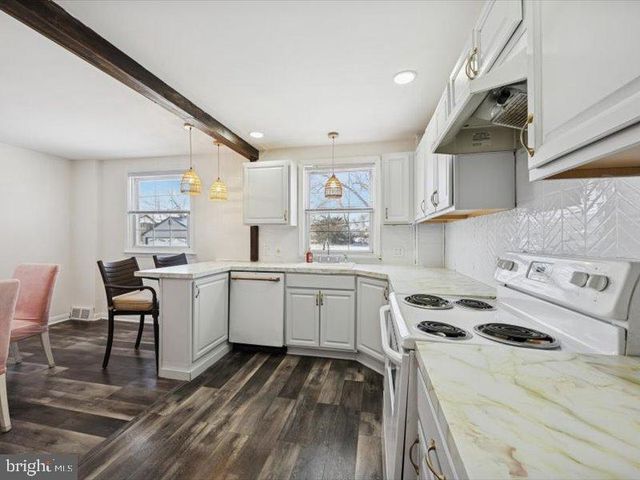 361 CEDAR AVE, Holmes, PA 19043