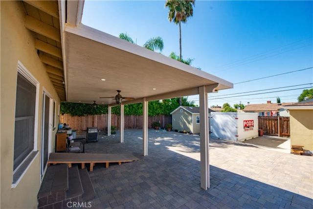 19541 Victory Boulevard, Reseda, CA 91335