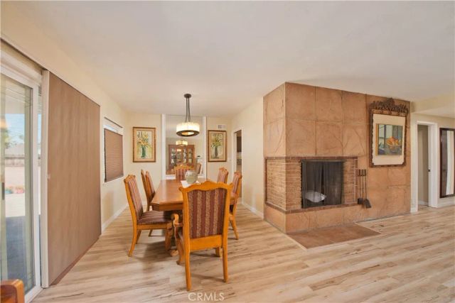 19541 Victory Boulevard, Reseda, CA 91335