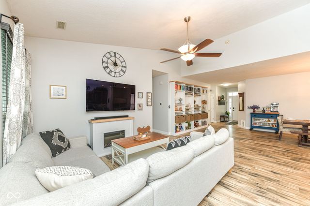 605 Beaverbrook Drive, Carmel, IN 46032