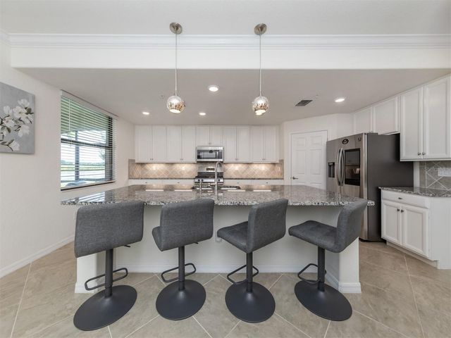 17637 GAWTHROP DRIVE 104, Bradenton, FL 34211