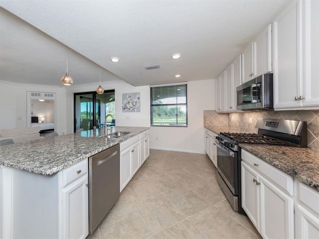 17637 GAWTHROP DRIVE 104, Bradenton, FL 34211