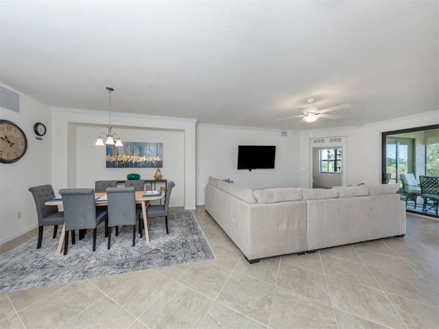 17637 GAWTHROP DRIVE 104, Bradenton, FL 34211