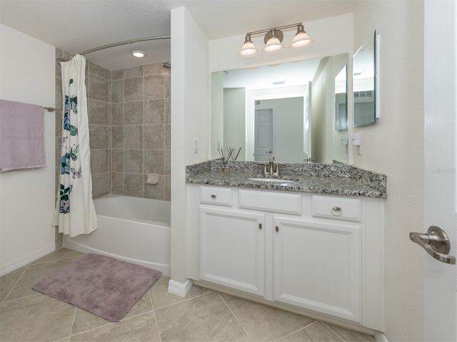 17637 GAWTHROP DRIVE 104, Bradenton, FL 34211