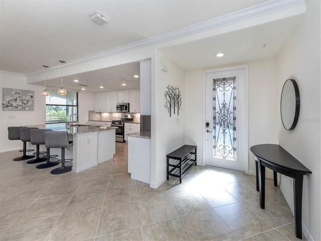17637 GAWTHROP DRIVE 104, Bradenton, FL 34211