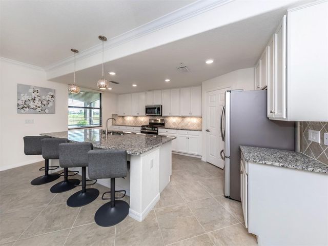17637 GAWTHROP DRIVE 104, Bradenton, FL 34211