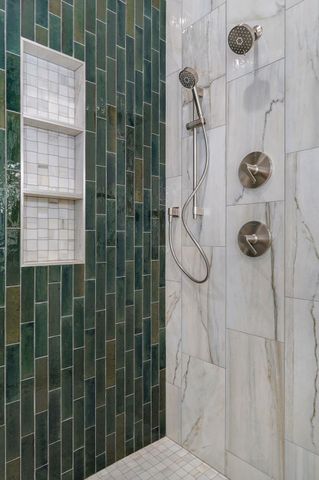 1676 E Cobblestone Drive, Ozark, MO 65721