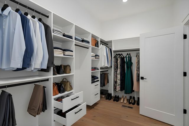 1676 E Cobblestone Drive, Ozark, MO 65721