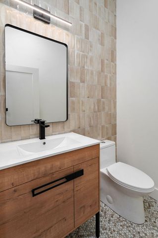 1676 E Cobblestone Drive, Ozark, MO 65721