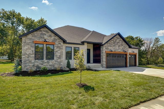 1676 E Cobblestone Drive, Ozark, MO 65721