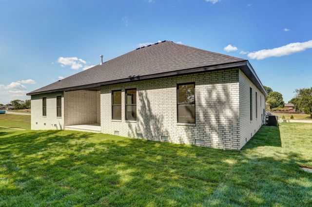 1676 E Cobblestone Drive, Ozark, MO 65721