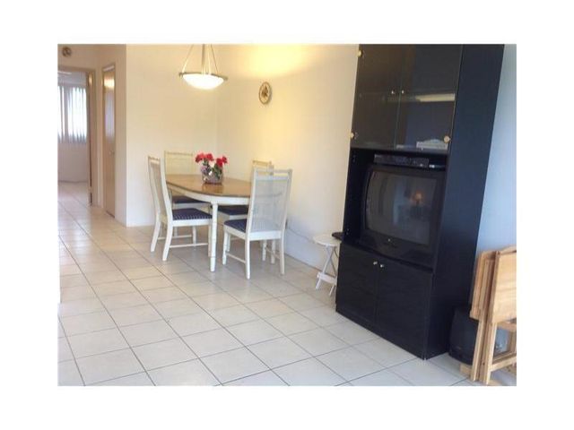 301 E Mcnab Road E 106, Pompano Beach, FL 33060