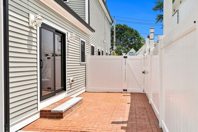 20 Plain St, Boston, MA 02122