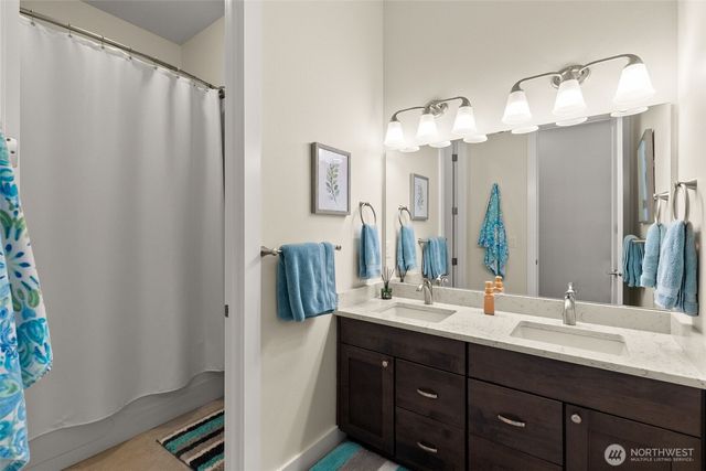 4452 Campus Drive NE, Lacey, WA 98516