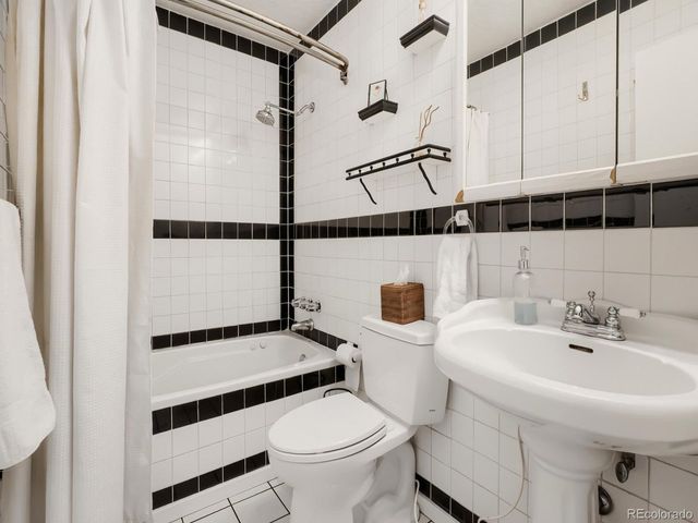 5533 Raritan Way, Denver, CO 80221