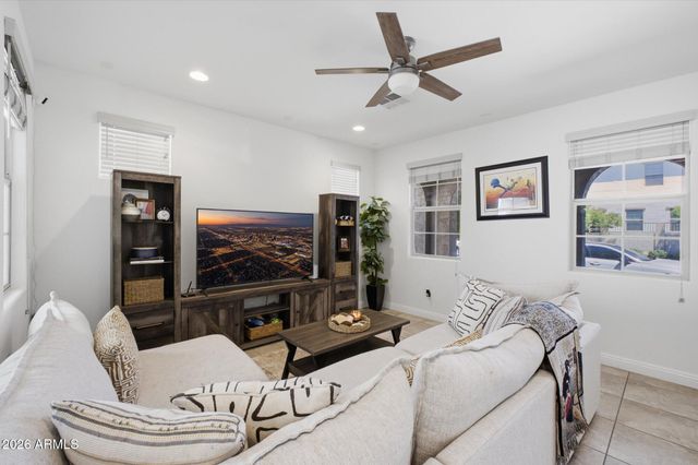 6851 E BOISE Street, Mesa, AZ 85207