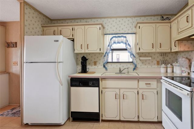 6473 PEPPERTREE PATH NE, Winter Haven, FL 33881