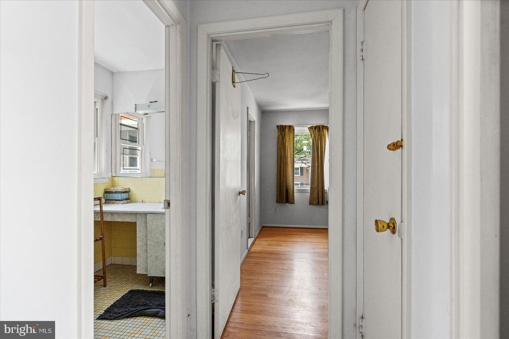 Image 10 of property listing at 8407 MAYMEADOW CT, Baltimore, MD 21244