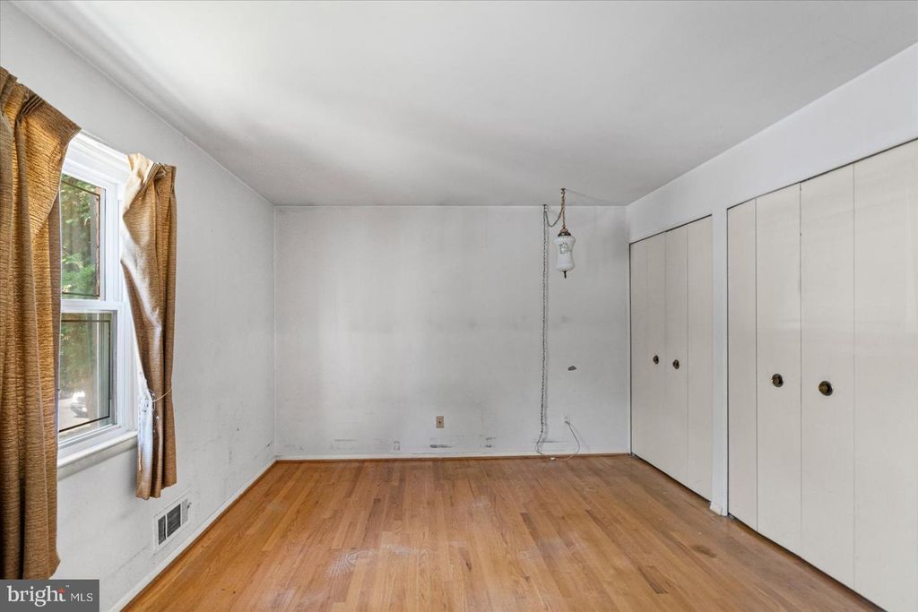 Image 11 of property listing at 8407 MAYMEADOW CT, Baltimore, MD 21244