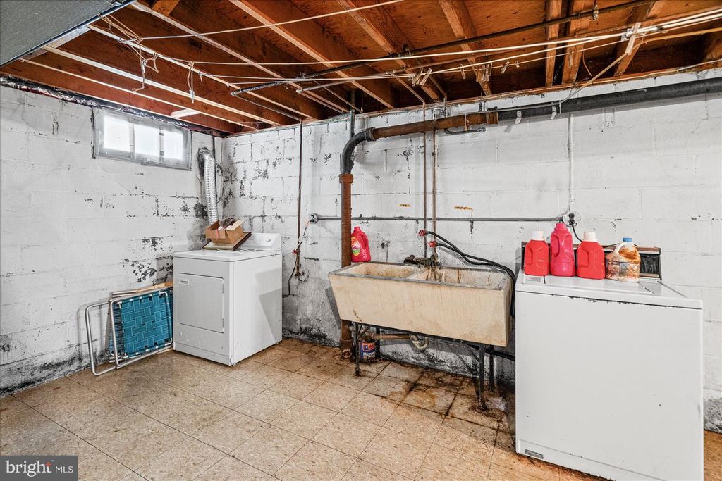 Image 31 of property listing at 8407 MAYMEADOW CT, Baltimore, MD 21244