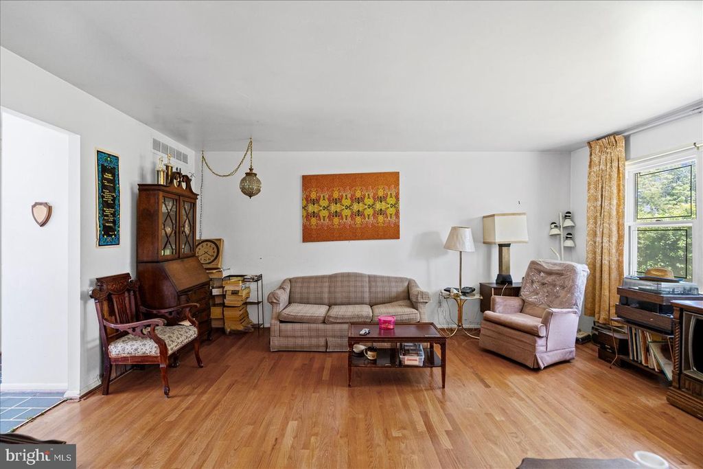 Image 32 of property listing at 8407 MAYMEADOW CT, Baltimore, MD 21244