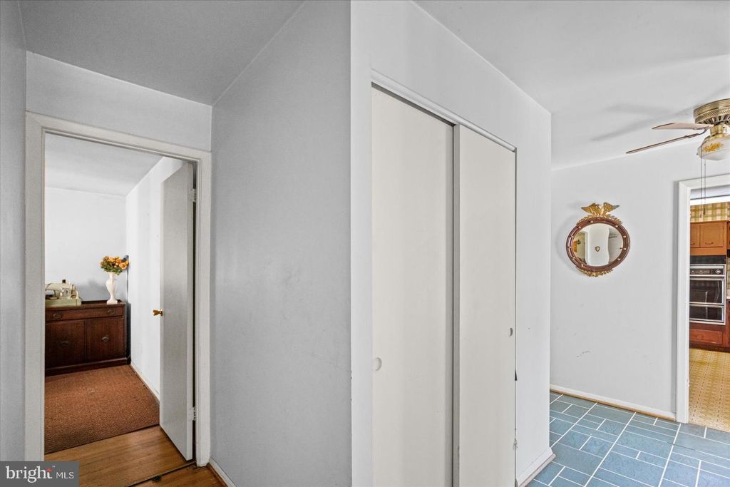 Image 4 of property listing at 8407 MAYMEADOW CT, Baltimore, MD 21244
