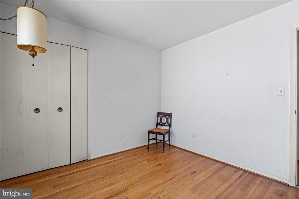 Image 8 of property listing at 8407 MAYMEADOW CT, Baltimore, MD 21244