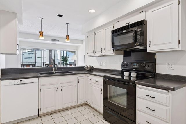 1201 Yale Place 407, Minneapolis, MN 55403